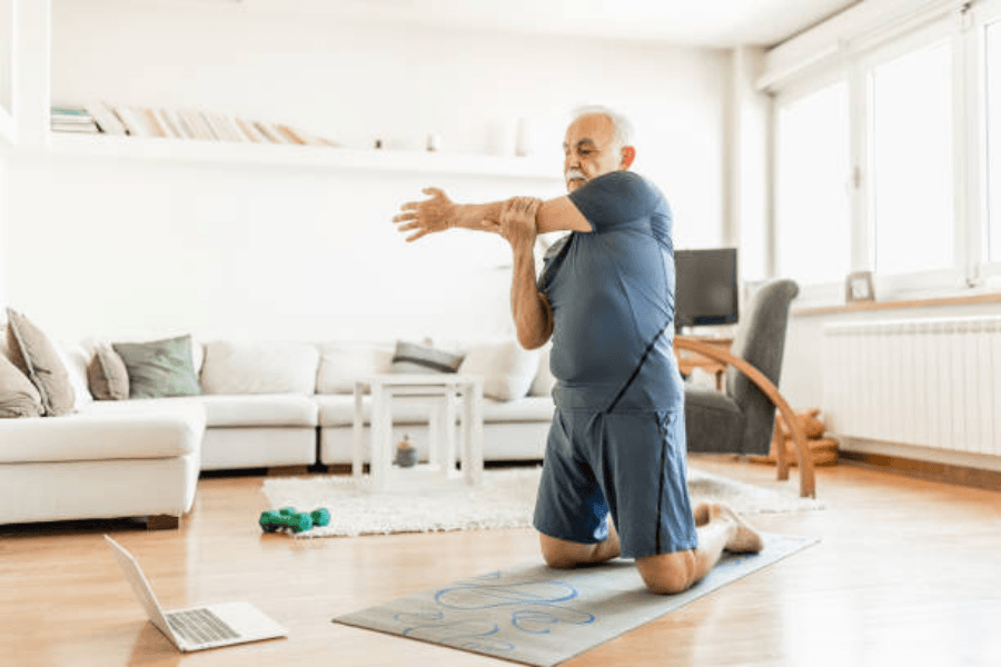 5-exercicios-para-idosos-praticarem-em-casa